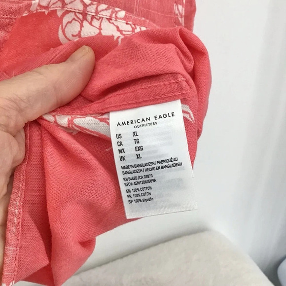 American Eagle Men’s Hawaiian Pineapple Coral Short Sleeve Shirt NWT Size XL - Picture 7 of 7